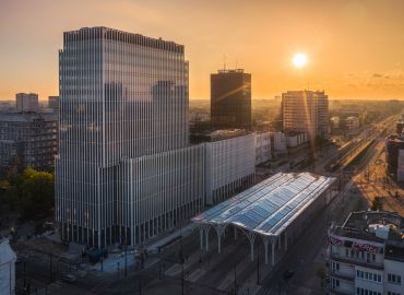 Hi Piotrkowska. Biura z metropolitalnym widokiem z okna