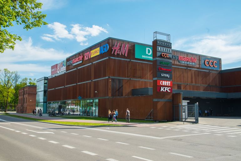 H&M przedłuża umowy najmu z centrami Master Management Group