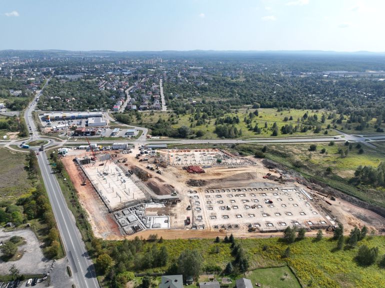 The construction of Brama Jury from the Master Management Group portfolio is on schedule. The centre’s commercialisation is underway