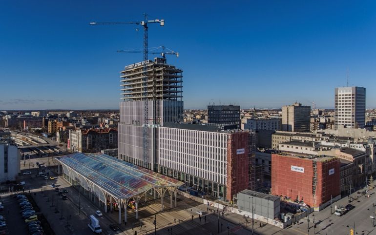 The Hi Piotrkowska office tower hits new heights and becomes the landmark building in Łódź